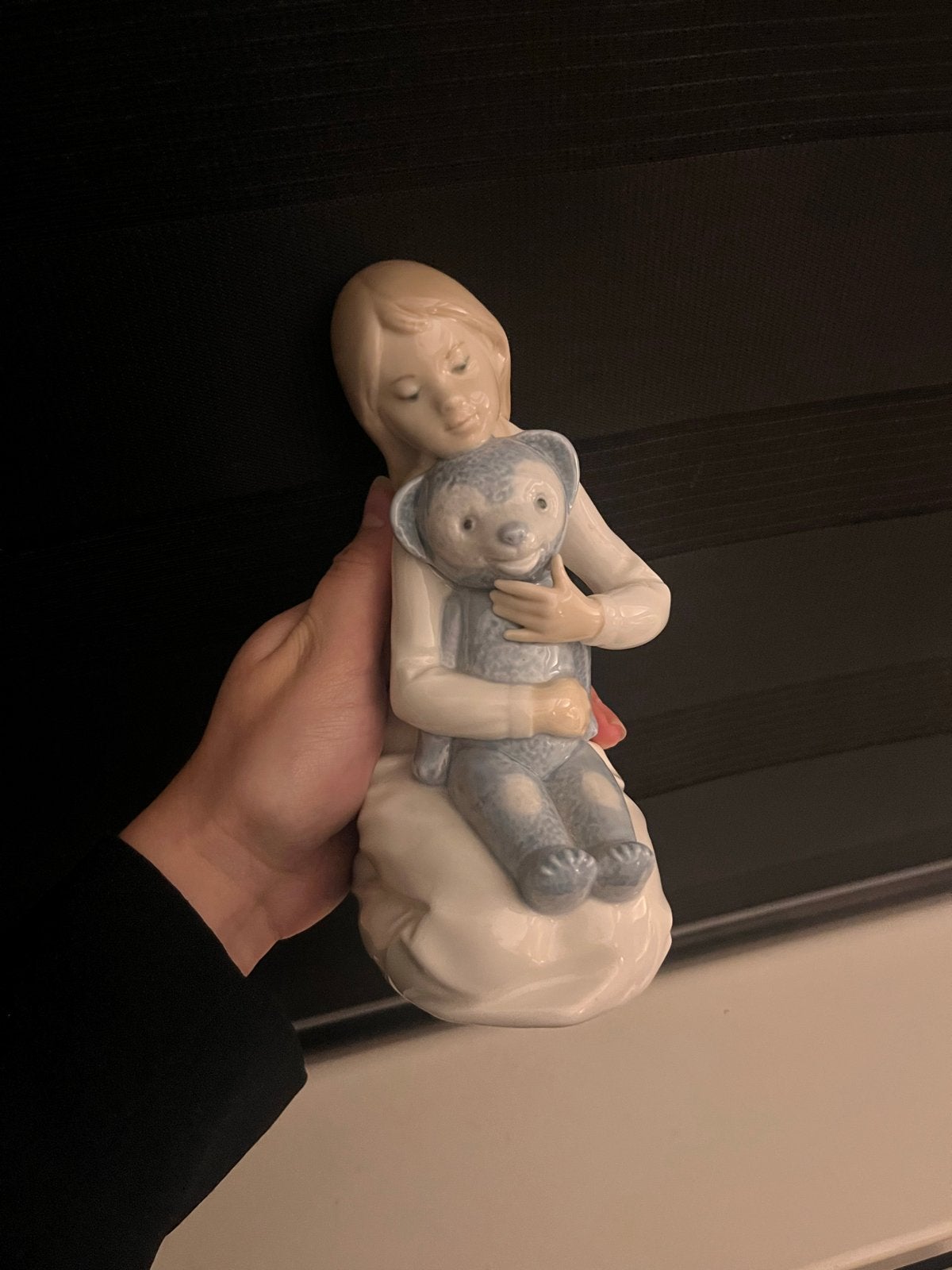 NAO beeldje meisje met teddybeer - Uitstekende staat, Ophalen, Zo goed als nieuw, Mens