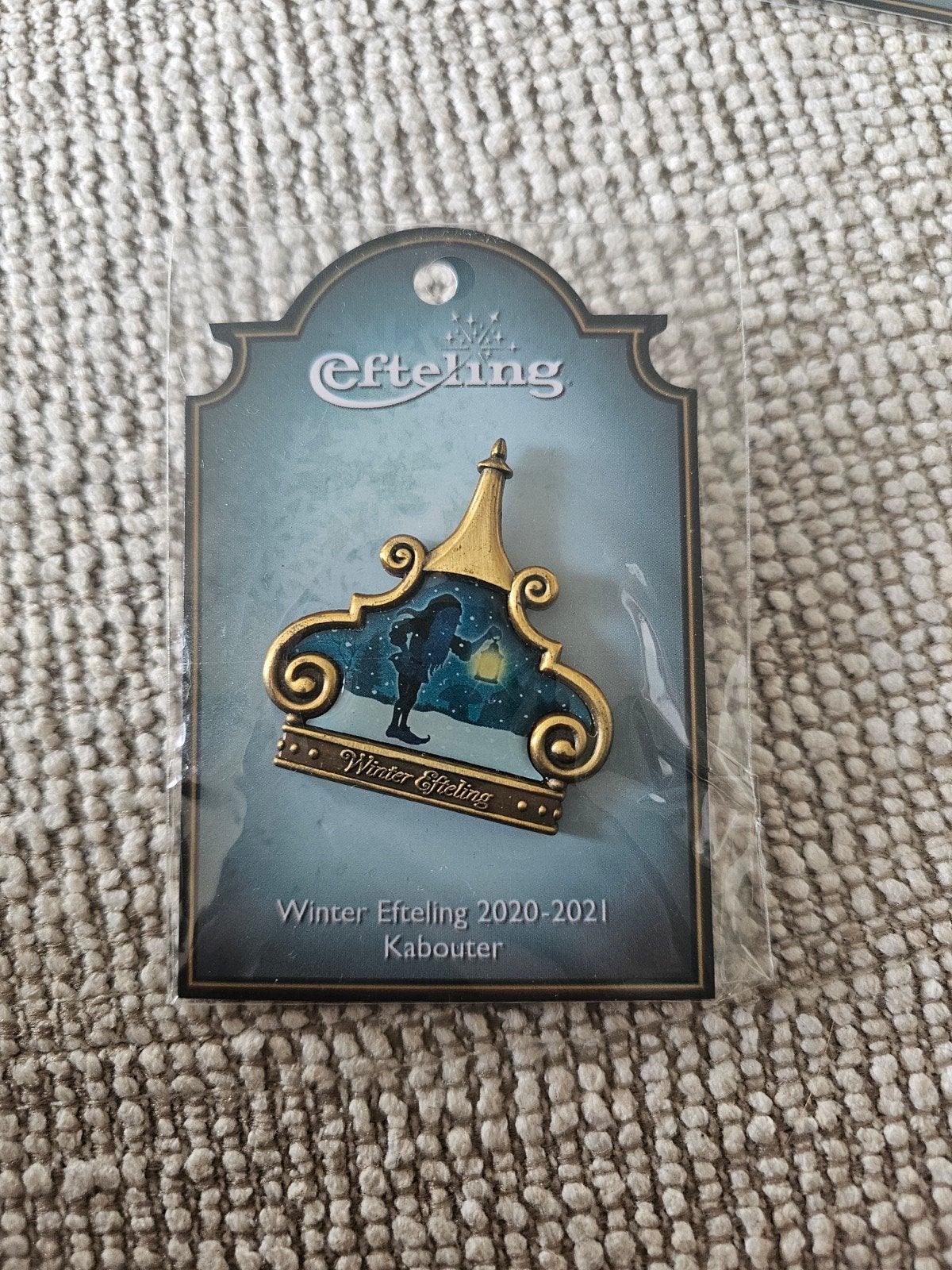 Efteling winter pin de kabouter, Ophalen of Verzenden, Nieuw, Button of Speldje