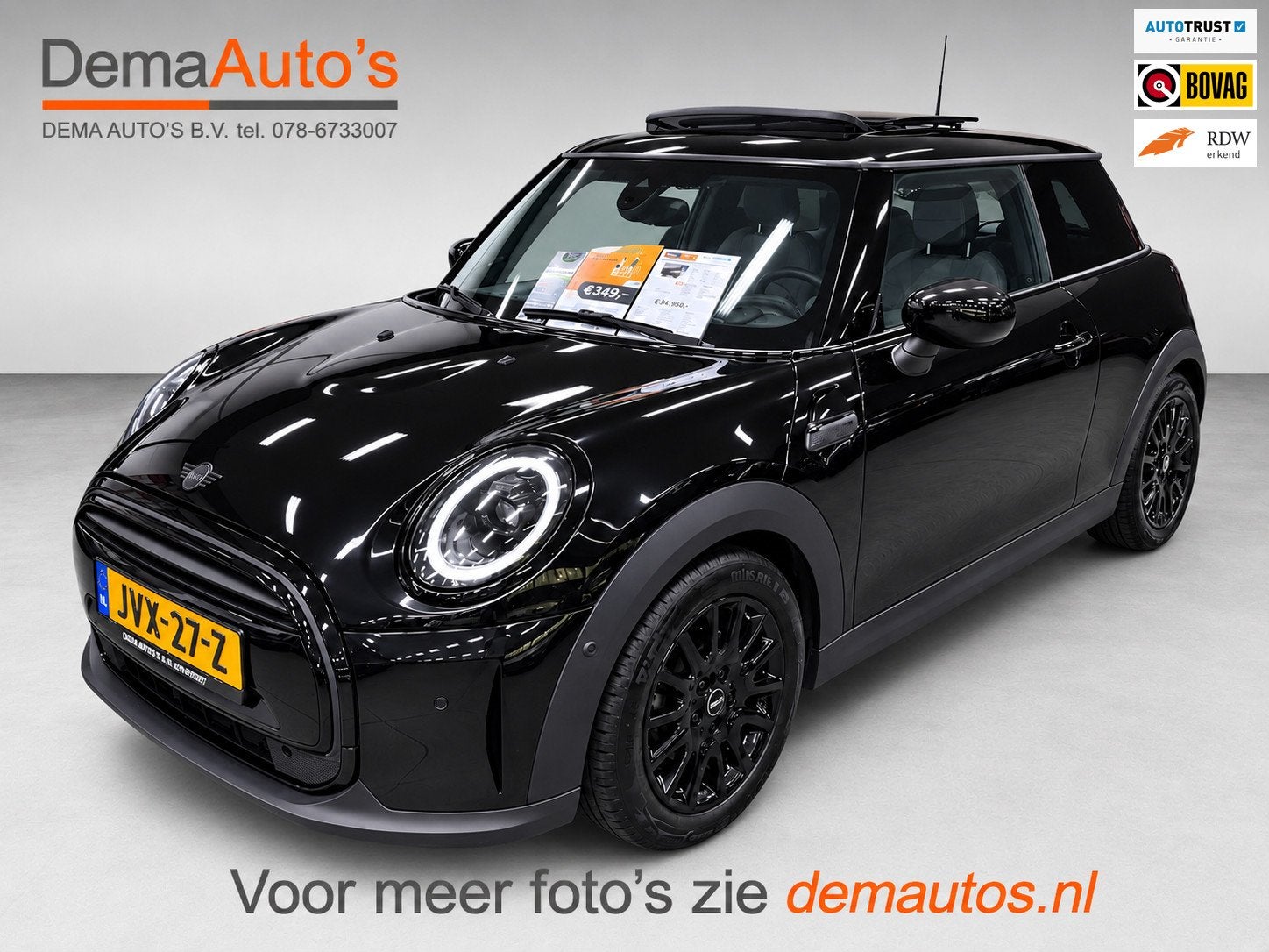 Mini Cooper 1.5 Cooper BLACK-EDITION PANO/H-UP/NAVI/CAM/DAB/, Auto's, Mini, 136 pk, Gebruikt, 4 stoelen, Leder en Stof