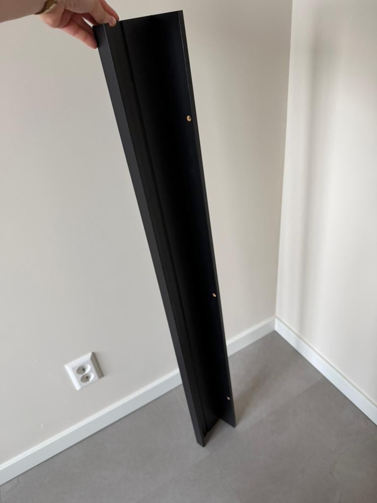 Ikea wandplank zwart MOSSLANDA, Ophalen, Zo goed als nieuw