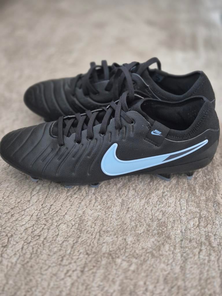 Nike voetbalschoen, Sport en Fitness, Voetbal, Maat XS of kleiner, Ophalen of Verzenden, Nieuw, Schoenen