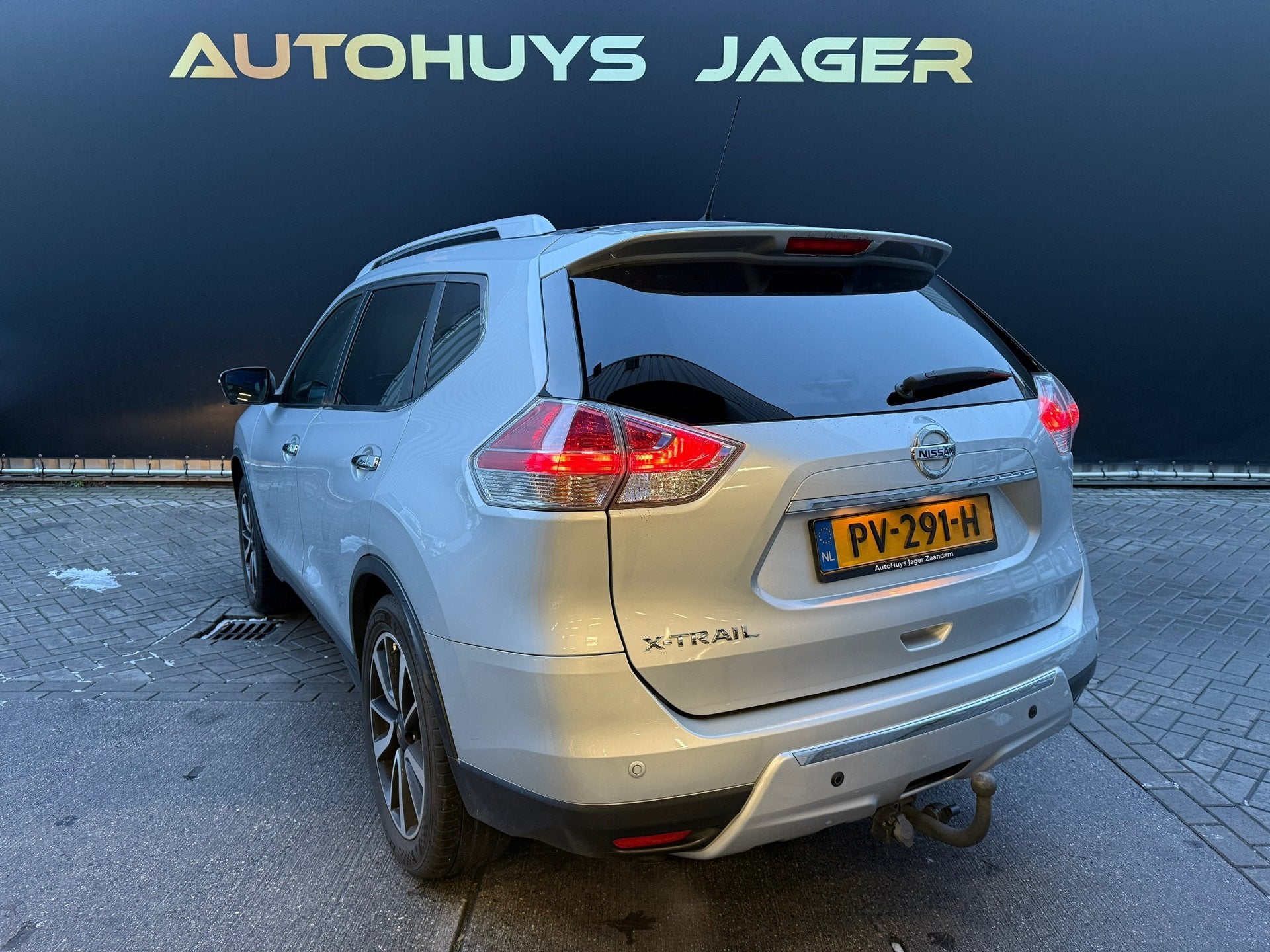 Nissan X-Trail 1.6 DIG-T Business Pano Camera, Auto's, Voorwielaandrijving, Dealer onderhouden, 4 cilinders, 163 pk