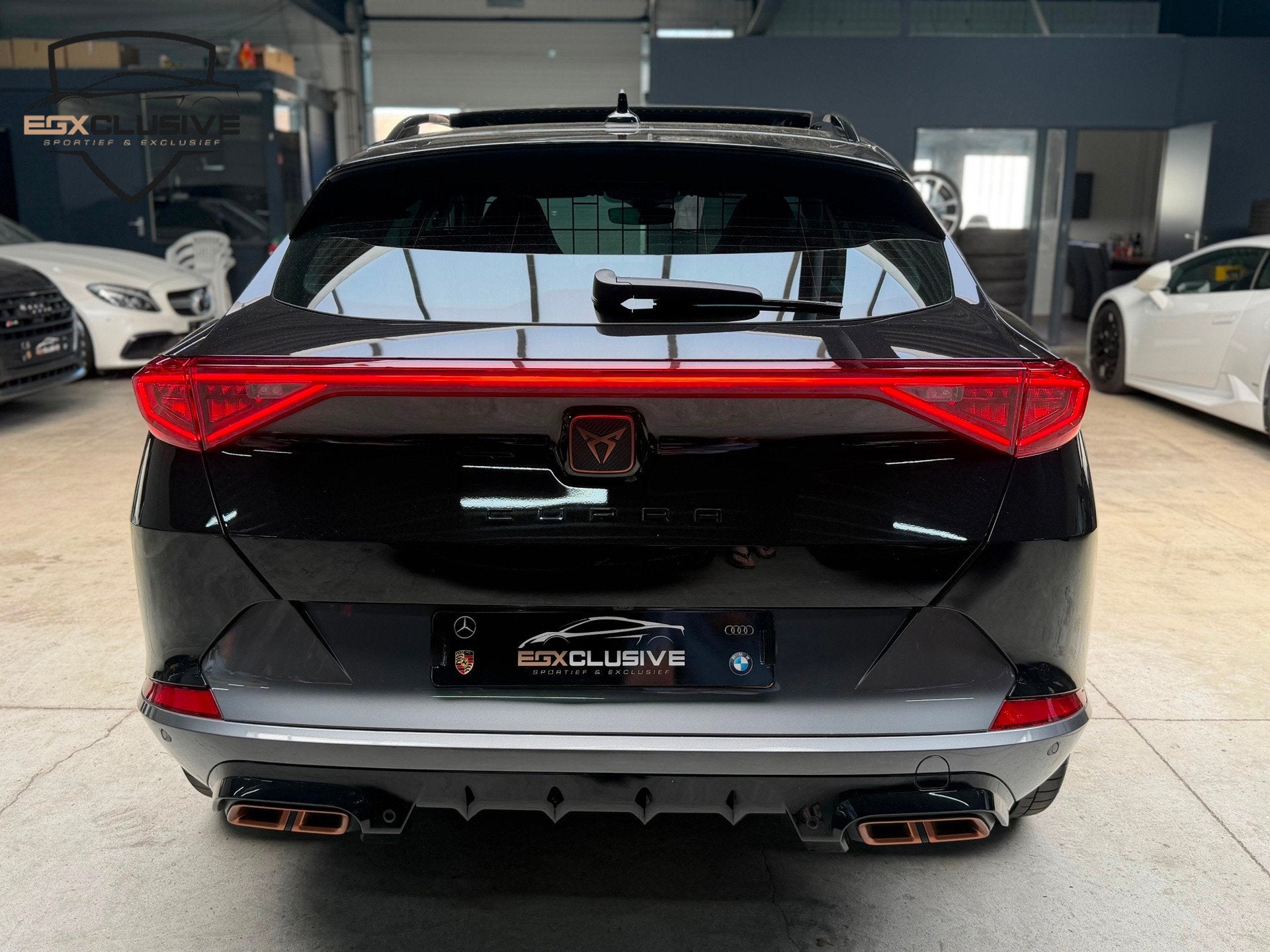 Cupra Formentor Camera/Pano/Trekhaak/Bomvol! 1.4 e-Hybrid VZ, Auto's, Gebruikt, Leder en Stof, Zwart, Plug-in hybride