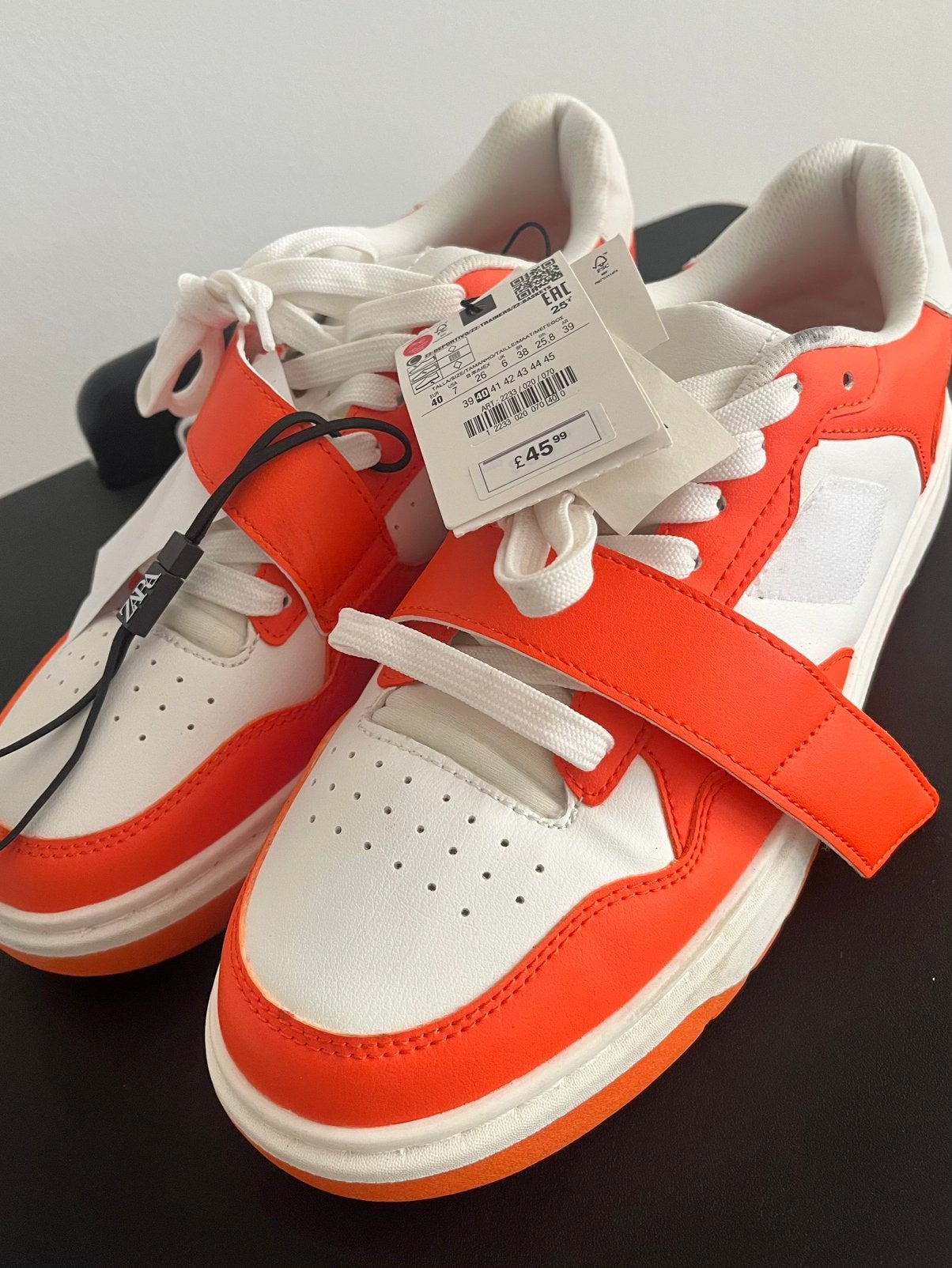 Nieuwe Zara L.E. sneakers wit/oranje maat 40 unisex, Wit, Nieuw, Ophalen of Verzenden, Sneakers of Gympen