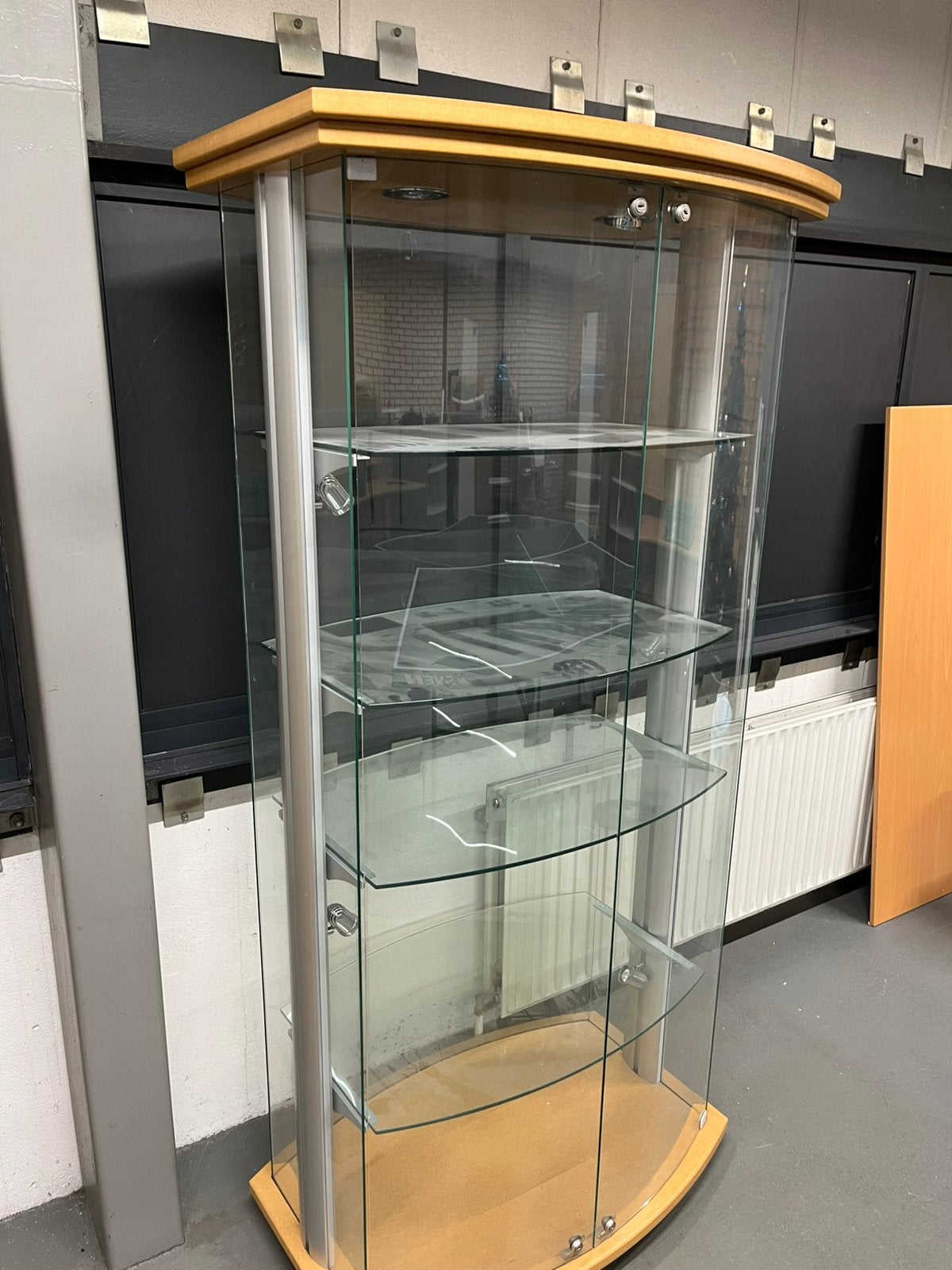 Vier vitrinekasten, Ophalen, 50 tot 100 cm, Glas, Minder dan 100 cm