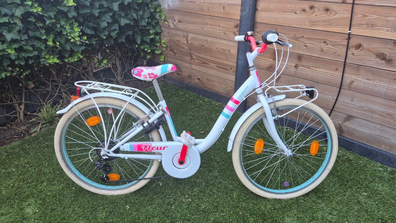 Zeer nette meisjesfiets 24 inch - MBM Fleur, Ophalen, Zo goed als nieuw, 24 inch, Versnellingen