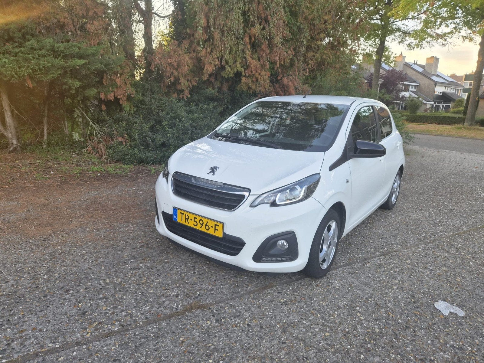 Peugeot 2018 1.2 VTI 81KW Wit, Auto's, Voorwielaandrijving, 1250 kg, Origineel Nederlands, Handgeschakeld