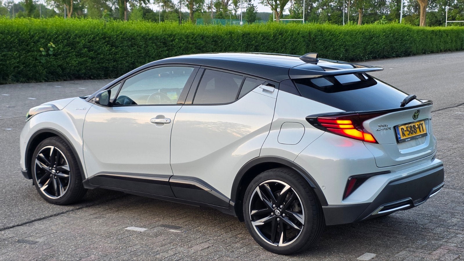 Toyota C-HR 2.0 Hybrid 184pk CVT 2021 Grijs, Auto's, Toyota, 725 kg, 4 cilinders, 152 pk, 1987 cc
