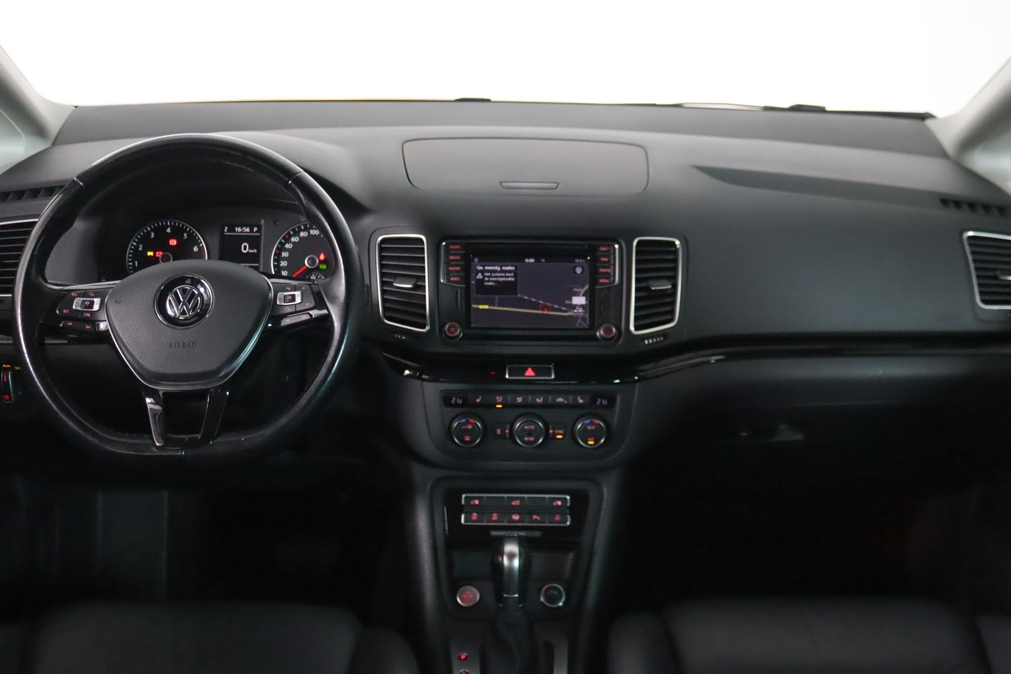 Volkswagen Sharan 1.4 TSI Highline Apple Carplay, Trekhaak,, Auto's, Dealer onderhouden, 15 km/l, 4 cilinders, 7 stoelen