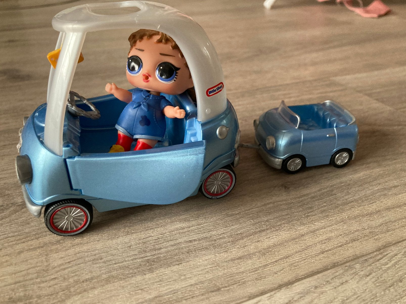 Lol surprise autootjes, 2 mini met poppetje, Ophalen of Verzenden, Zo goed als nieuw, Overige typen