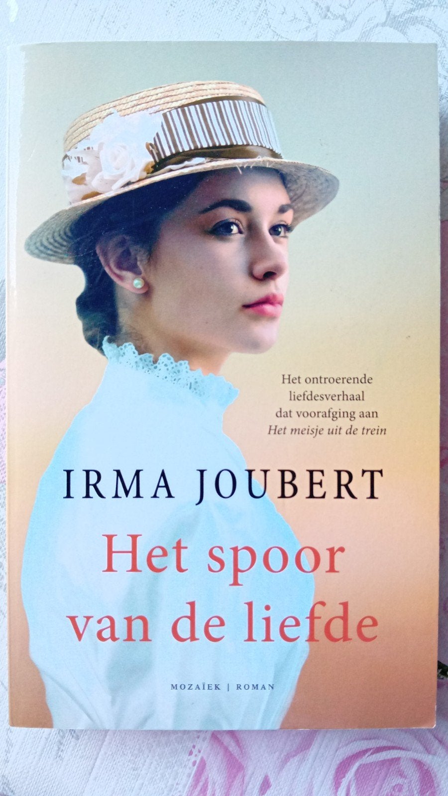 Irma Joubert - Het spoor van de liefde, Boeken, Ophalen of Verzenden, Zo goed als nieuw, Irma Joubert, Wereld overig