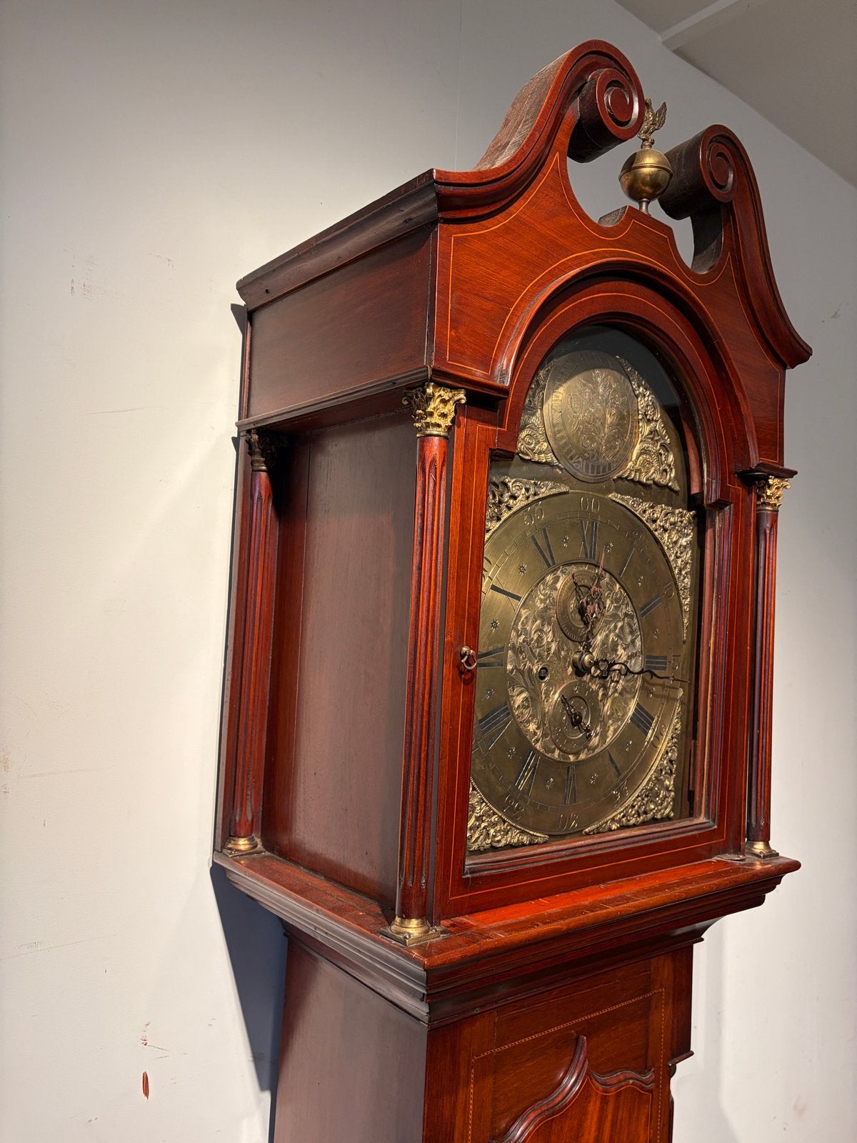 Bijzonder Engels staand horloge met schelpeninleg, Antiek en Kunst, Antiek | Klokken, Ophalen