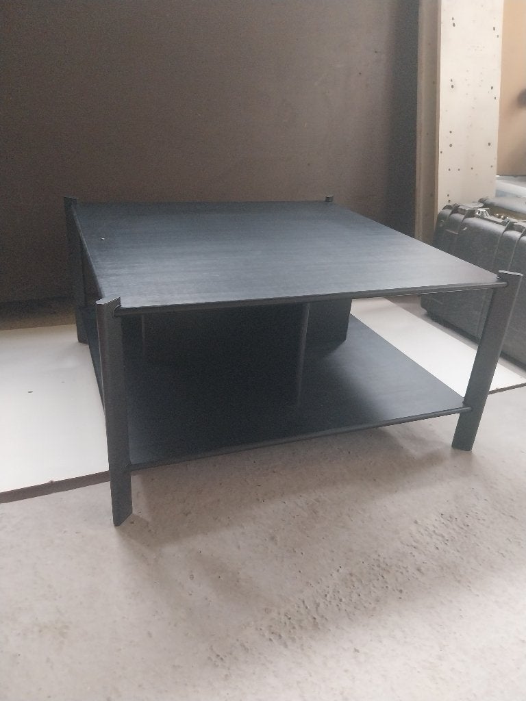 Jättesta bijzet tafeltje zwart puntgaaf, Metaal of Aluminium, Vierkant, 55 tot 75 cm, Zo goed als nieuw
