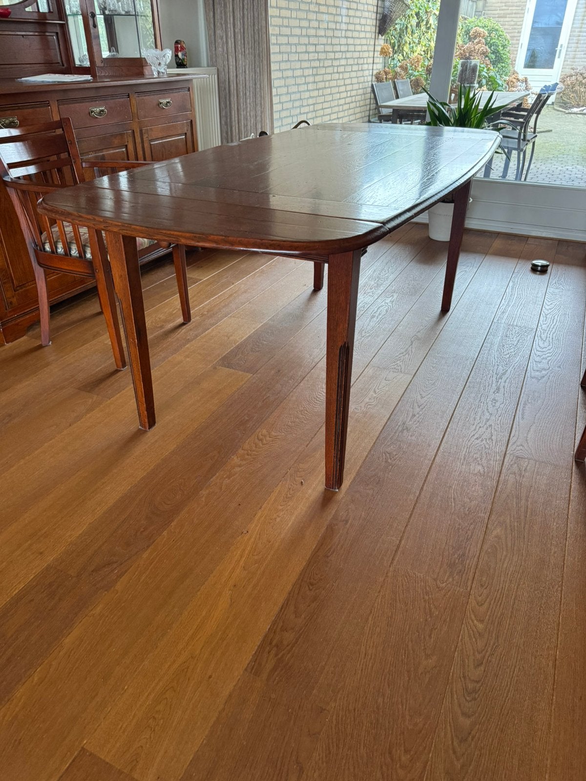Foto 3 van Kersenhouten tafel 2mtr met vier stoelen