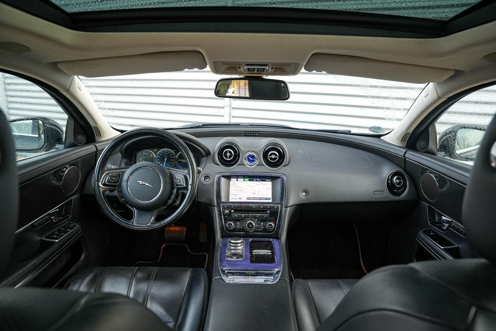 Jaguar XJ 3.0 V6D Portfolio Panodak Leer Navigatie Camera Cr, Auto's, Jaguar, Euro 5, Achterwielaandrijving, Gebruikt, 2993 cc