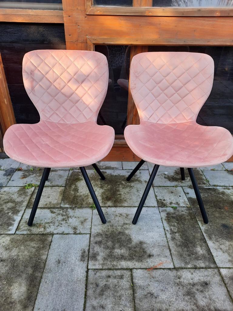 Set van 2 roze fluwelen eetkamerstoelen, Huis en Inrichting, Ophalen, Gebruikt, Twee, Overige kleuren