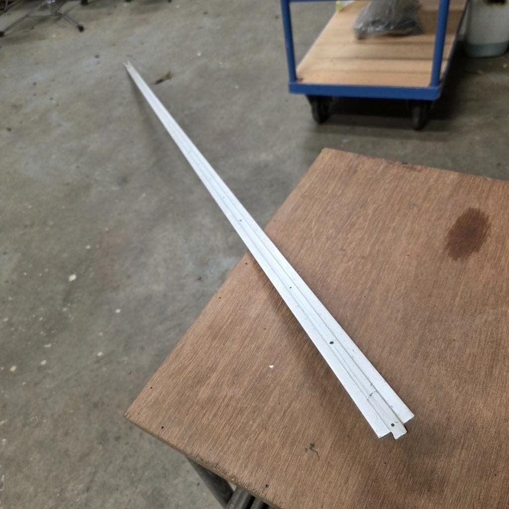 metalen omega profielen met kunststof afwerkrand voor wanden, Ophalen, Kunststof, Overige typen, Zo goed als nieuw