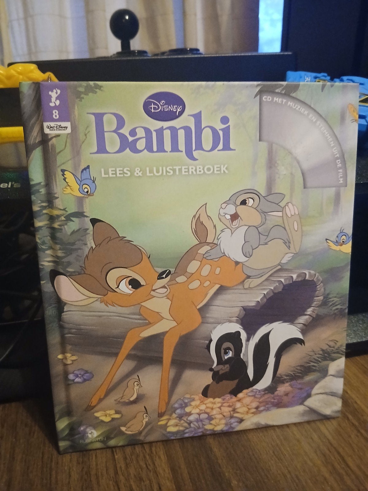Disney Bambi lees en luister boek (cd), Alle leeftijden, Ophalen of Verzenden, Zo goed als nieuw, Amerikaans