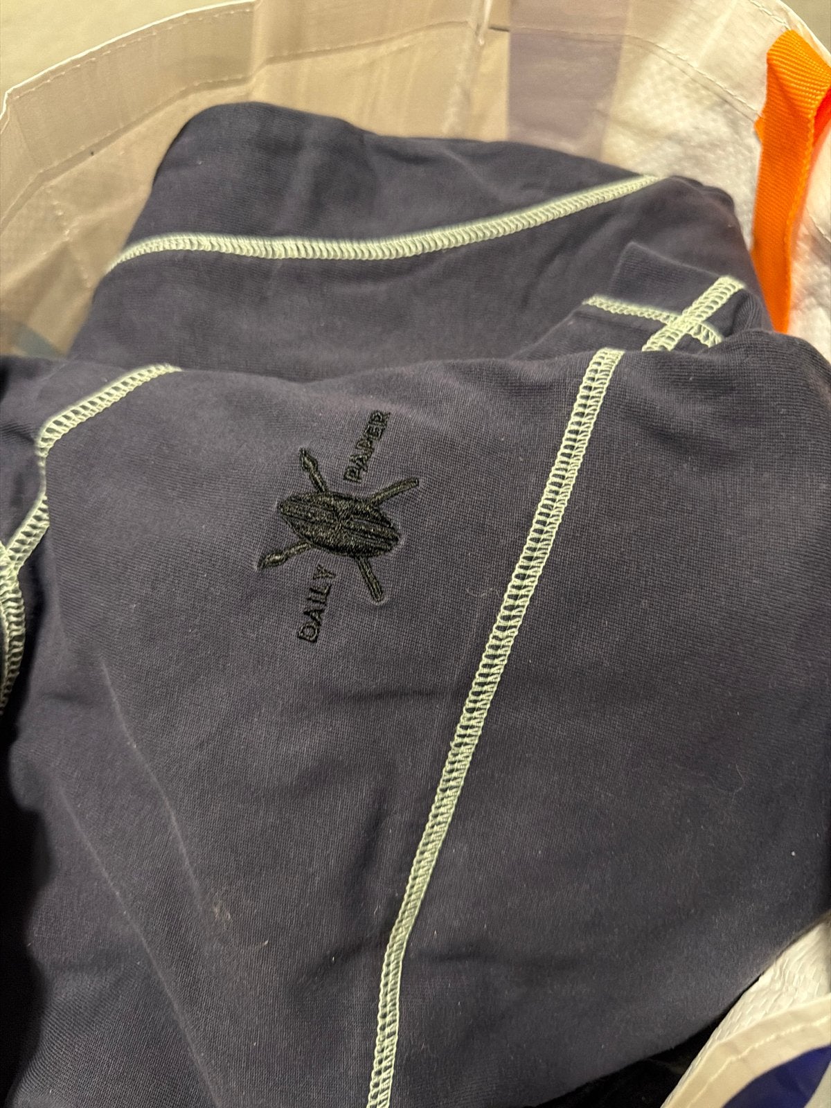 Daily Paper pak grote tas dames kleding levis, zara etc., Kleding | Heren, Ophalen of Verzenden, Zo goed als nieuw