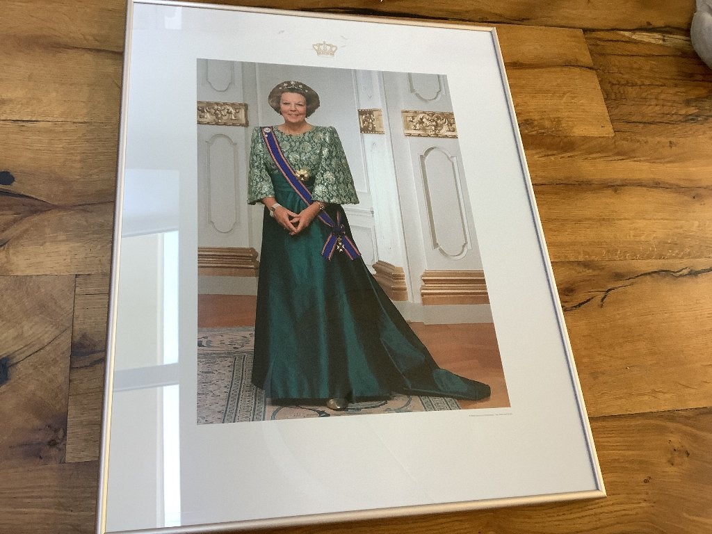 Ingelijste foto Koningin Beatrix - Staatsieportret, Verzamelen, Ophalen of Verzenden, Zo goed als nieuw, Nederland, Kaart, Foto of Prent