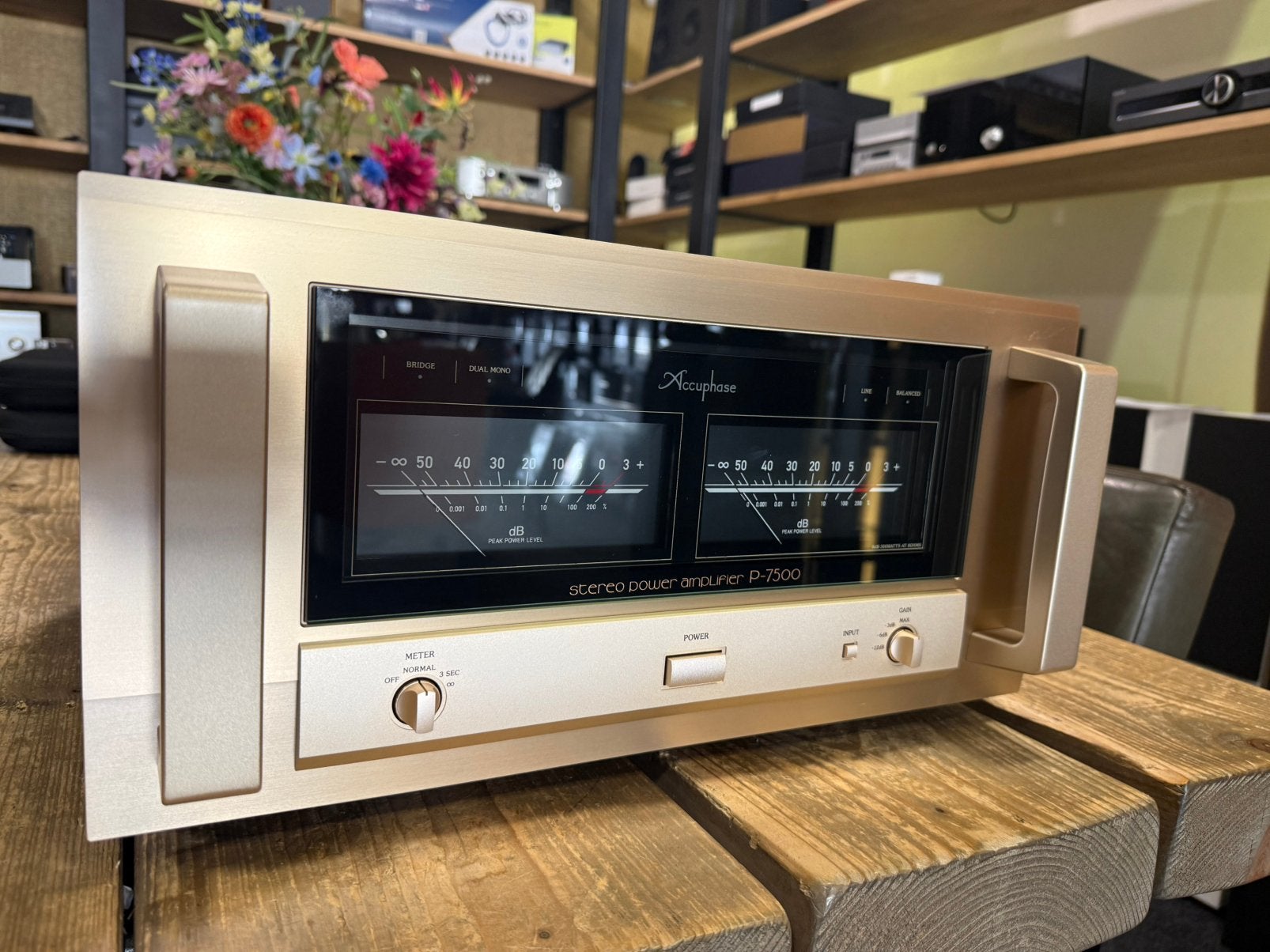 Accuphase P-7500, Audio, Tv en Foto, Overige merken, Nieuw, Ophalen of Verzenden, 120 watt of meer