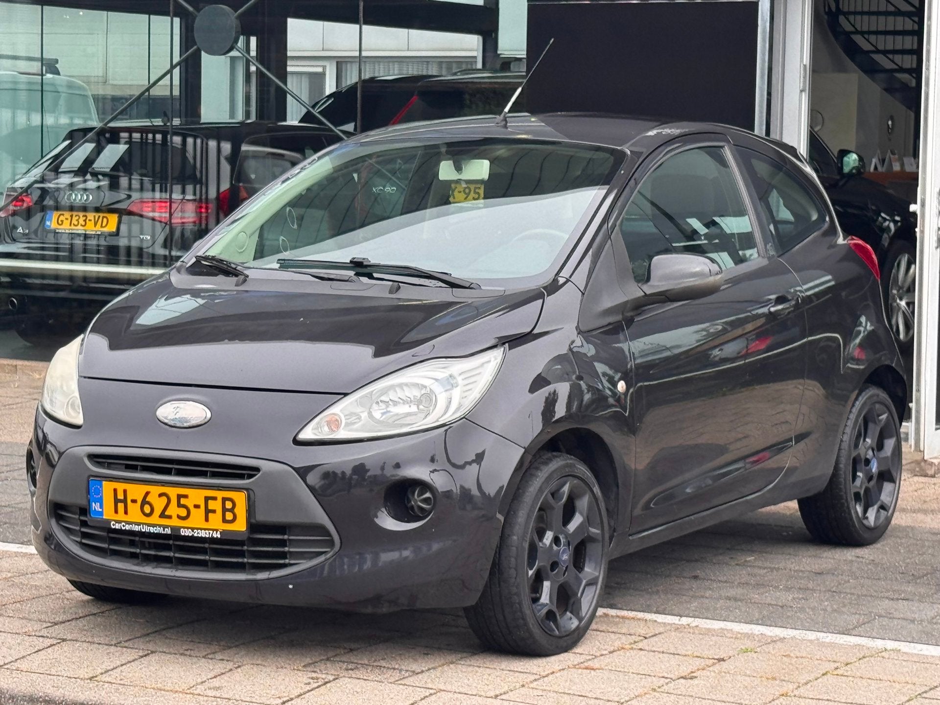 Ford Ka 1.2 Titanium handel/ export !, Auto's, Voorwielaandrijving, Stof, Gebruikt, 4 cilinders