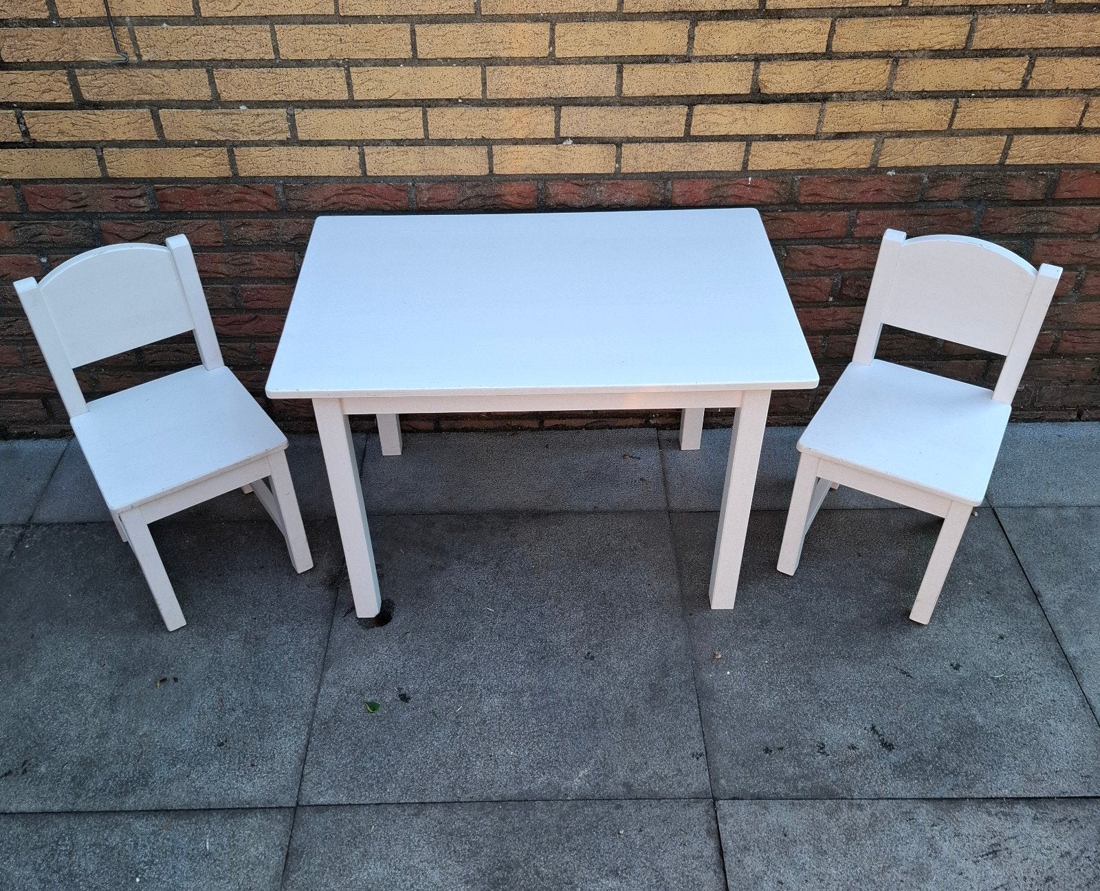 Ikea sundvik kindertafel en 2 kinderstoeltjes, Tuin en Terras, Tuinsets en Loungesets, Ophalen, Gebruikt, 2 zitplaatsen