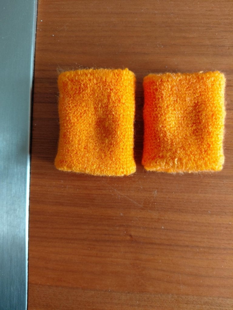 2 oranje zweetbandjes.  Nieuw., Ophalen of Verzenden, Nieuw, Overige binnenlandse clubs, Overige typen
