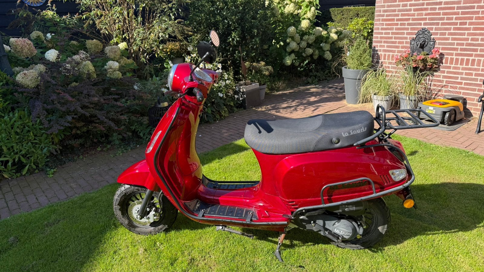 Prachtige scooter, heel weinig gebruikt, Ophalen, Zo goed als nieuw, Benzine