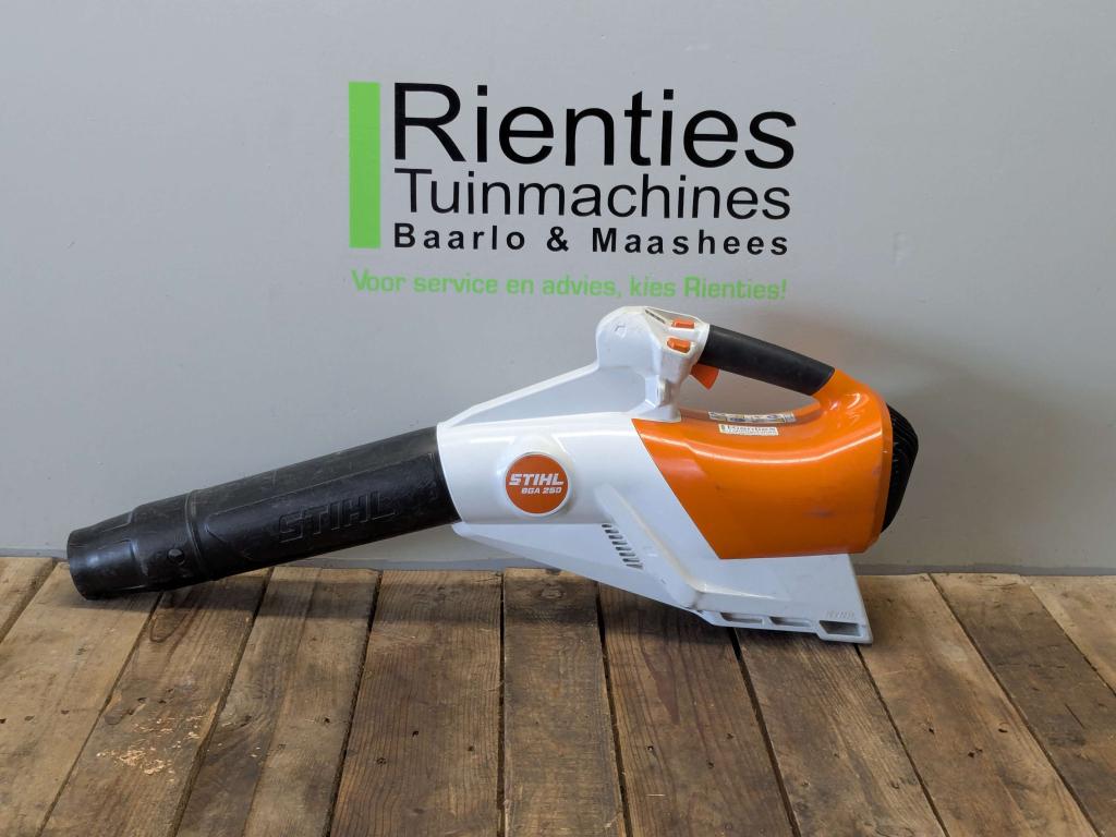 STIHL BGA 250 Professionele Accu Bladblazer, Tuin en Terras, Bladblazers, Info@stihl.nl, Gebruikt, STIHL, Ophalen of Verzenden
