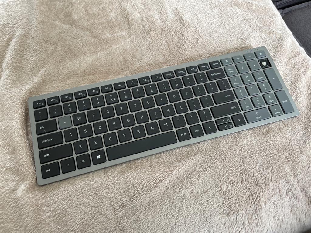 Dell KB7120wc bluetooth keyboard, Computers en Software, Toetsenborden, Ophalen, Zo goed als nieuw