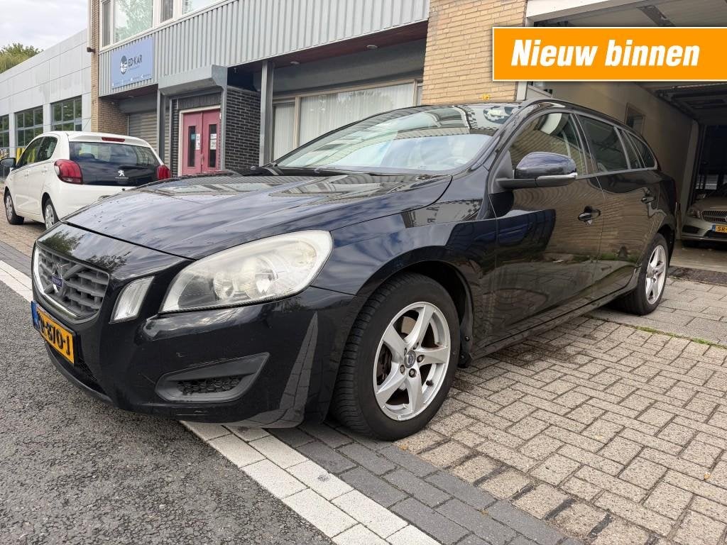 Volvo V60 1.6 D2 Kinetic AUTOMAAT CLIMA NAVI HANDEL PRIJS, Automaat, Euro 5, Gebruikt, 4 cilinders