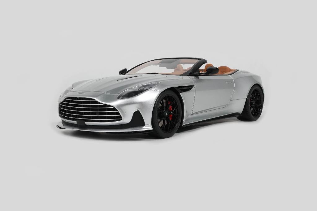 Aston Martin DB12 Volante 2023 Silver - GT Spirit 1:18, Overige merken, Auto, Nieuw, Ophalen of Verzenden