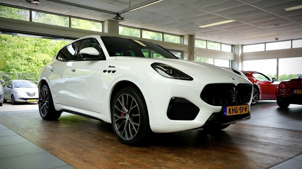 Maserati Grecale 2.0 MHEV Modena | 21 inch | 330 PK | | Perf, Auto's, 4 cilinders, Wit, Bedrijf, Vierwielaandrijving