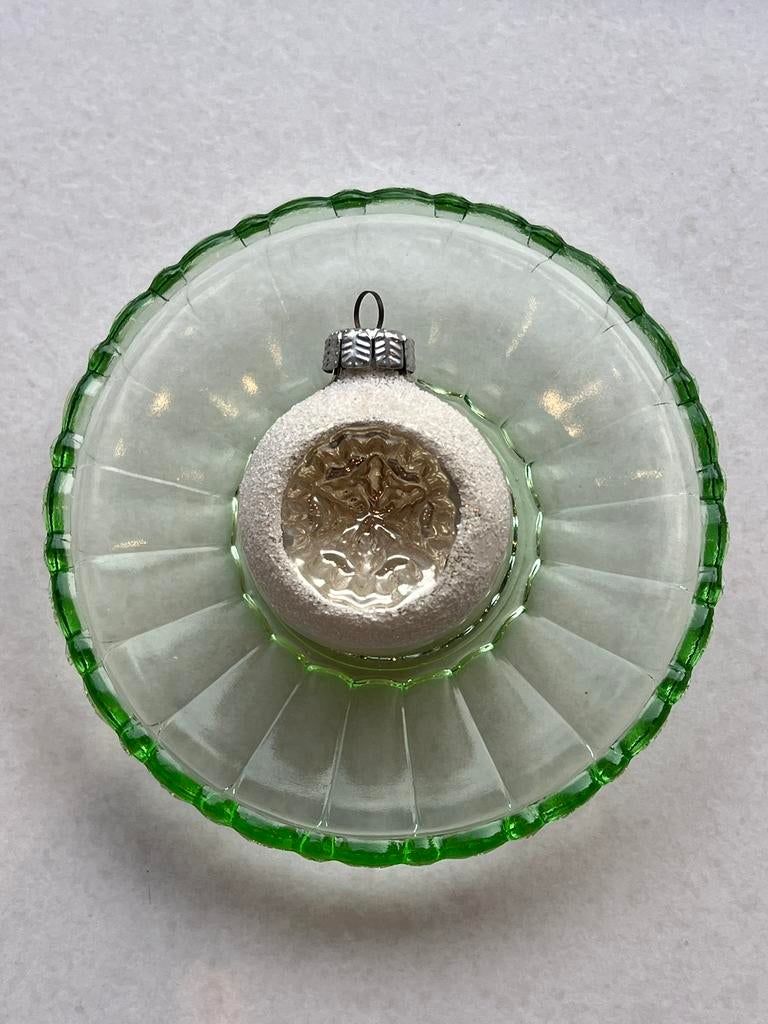 Vintage kerst deukbal zilver met sneeuw, Diversen, Kerst, Ophalen of Verzenden, Zo goed als nieuw