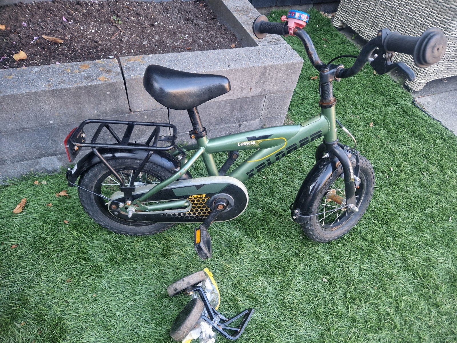 Loekie Kinderfiets 12 inch met zijwieltjes, Ophalen, Terugtraprem, Zijwieltjes, Gebruikt