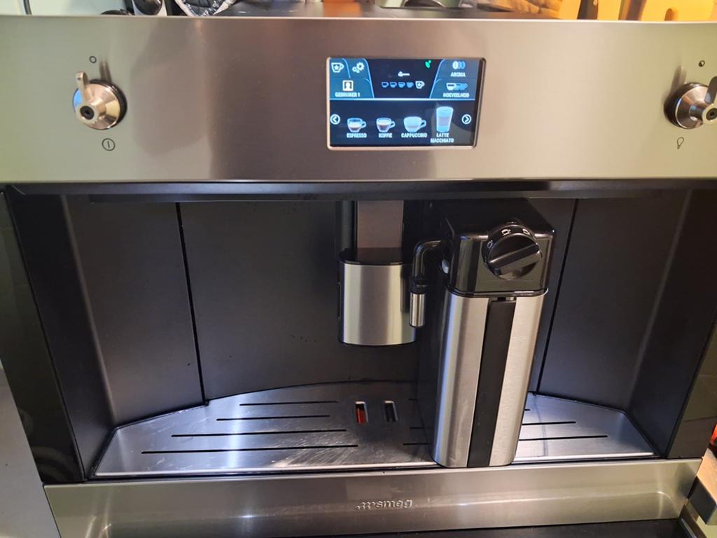 SMEG CMS4303X – Ingebouwde koffiemachine, Ophalen, 10 kopjes of meer, Koffiemachine, Zo goed als nieuw
