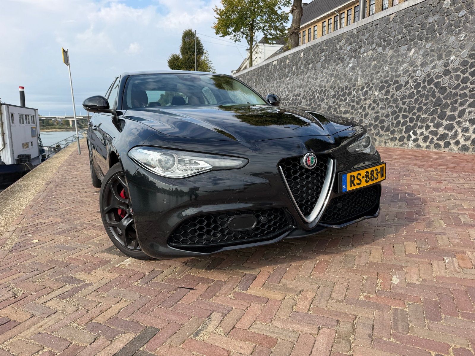 Alfa Romeo Giulia 2.0 Turbo 280pk Veloce Aut AWD Q4 Zwart, Auto's, Automaat, 745 kg, 15 km/l, 1995 cc