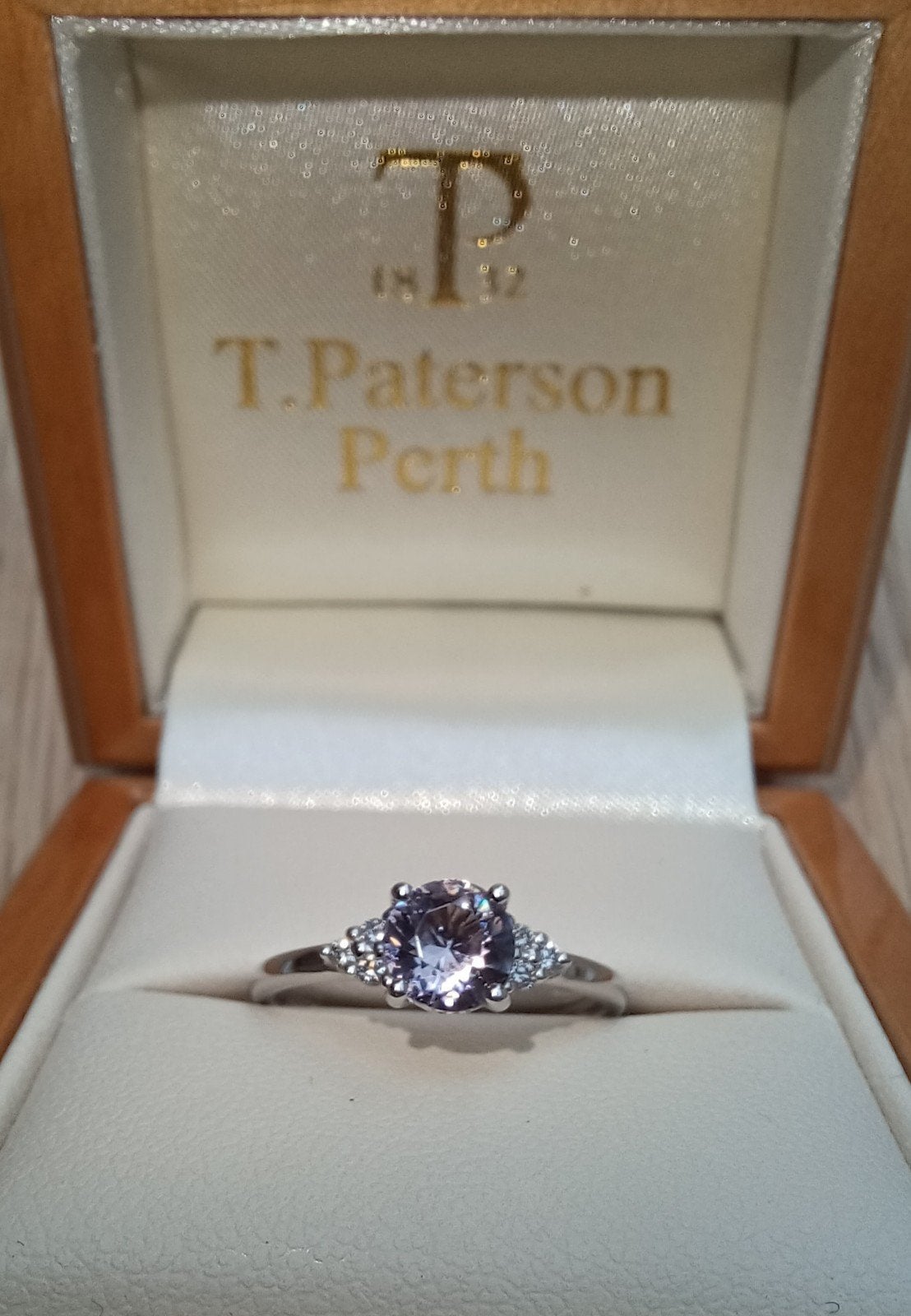 Platinaring met Exclusieve Lavendel/Grijze Spinel & Diamant, Overige materialen, Paars, Nieuw, Ophalen of Verzenden