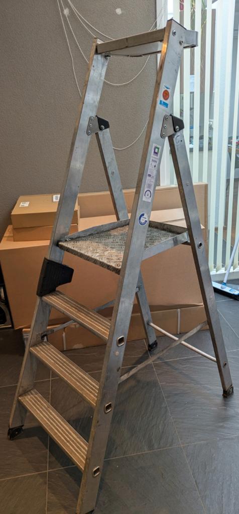 Werkladder / Werktrap met plateau 40x40cm, 165cm hoog, Ophalen, Gebruikt