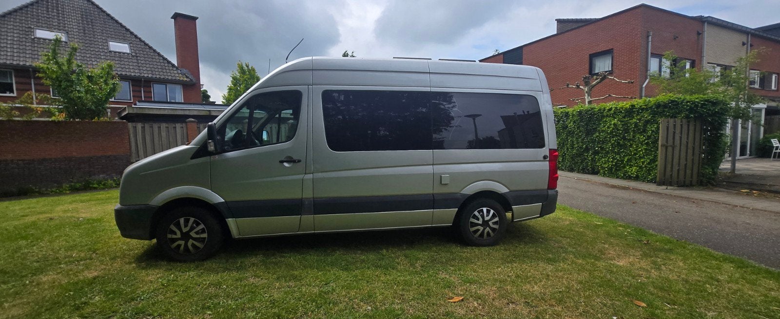 Volkswagen Crafter Buscamper - Klaar voor avontuur!, Automaat, Buscamper of Camperbus, Tot en met 2, Diesel