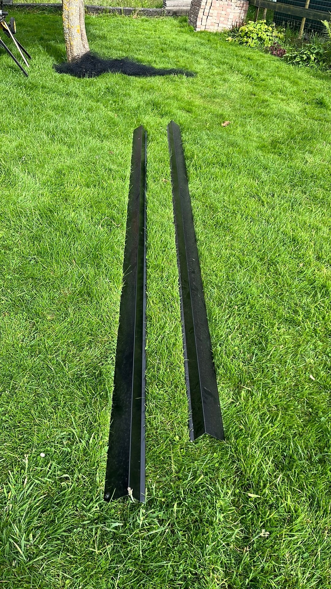 Dakprofiel metaal zwart gecoat (4 stuks), Ophalen, Zo goed als nieuw