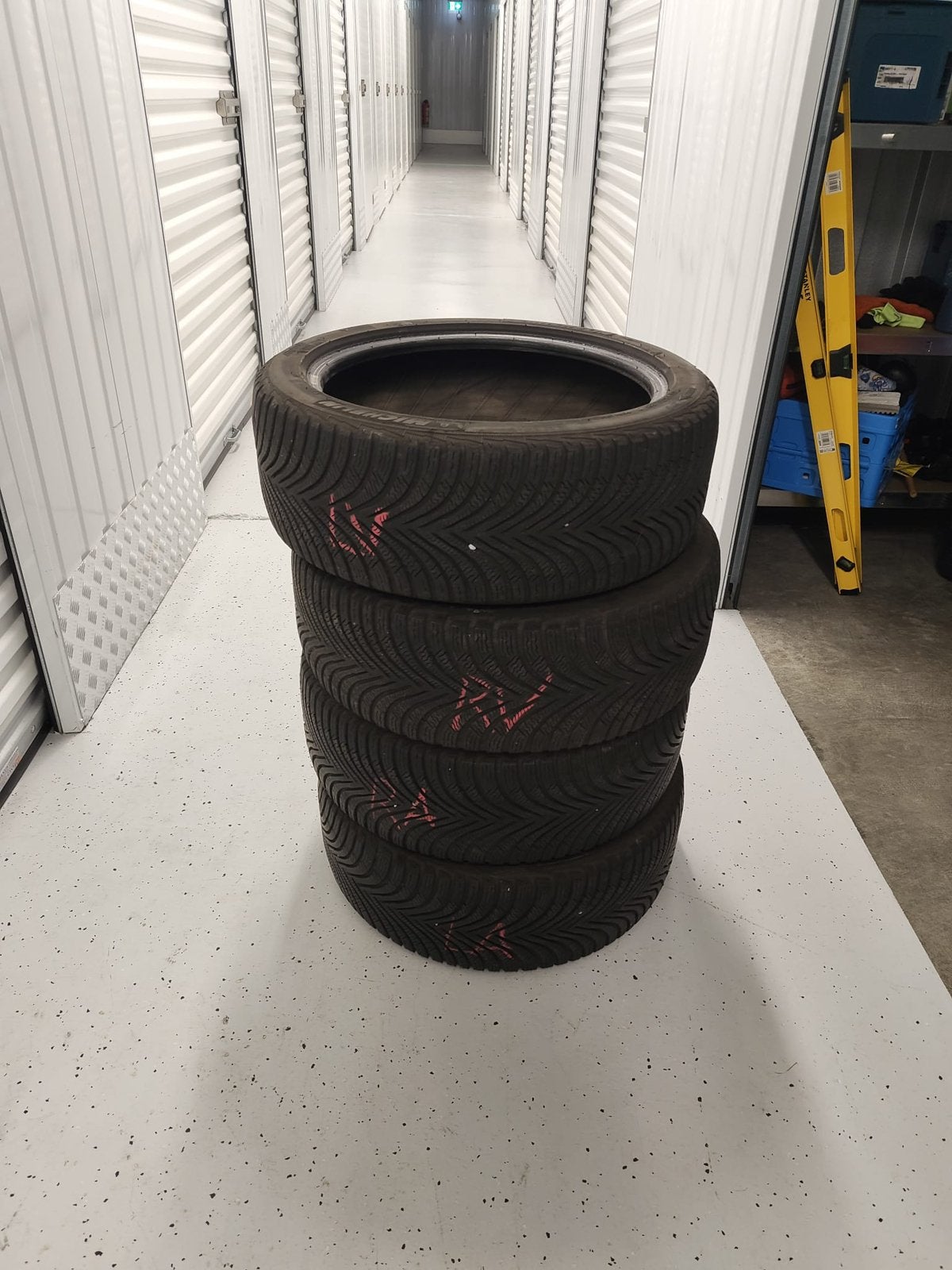 Michelin alpin 5 Autobanden, Gebruikt, 17 inch, Band(en), Personenwagen