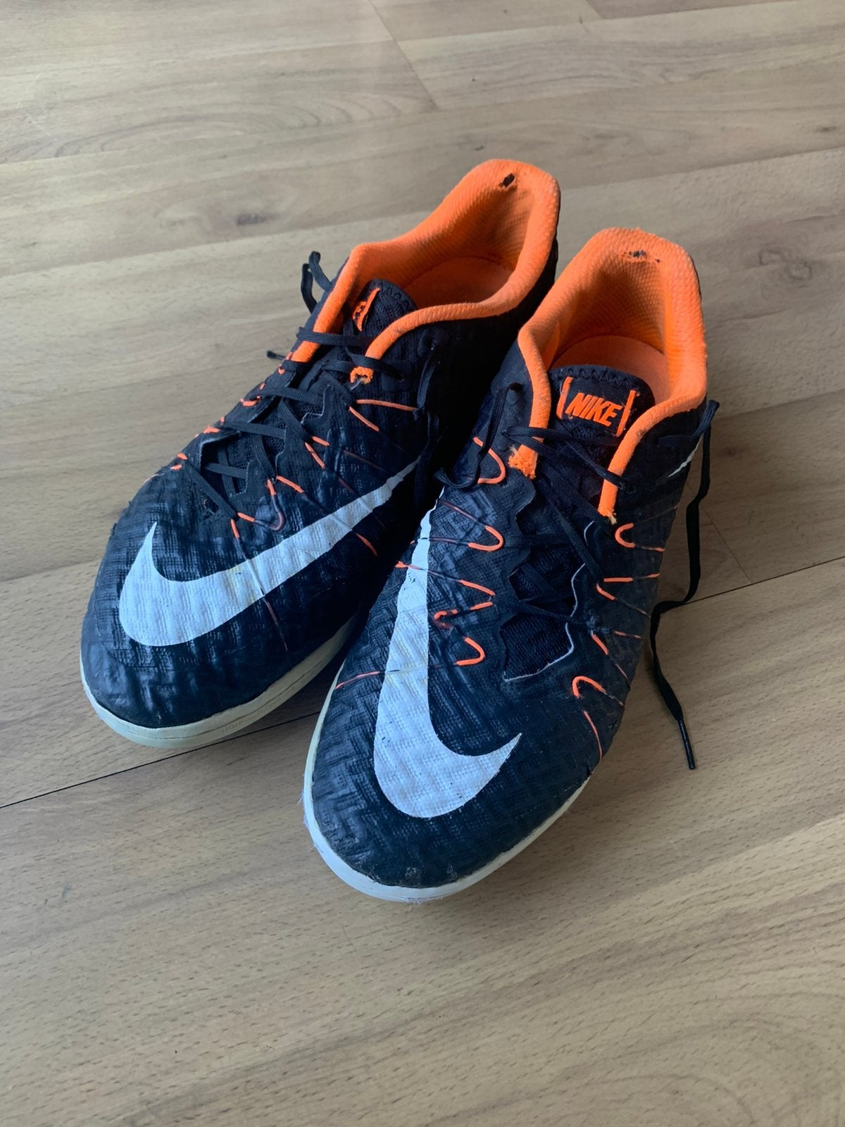 Nike schoenen (non-marking) maat 41, Sport en Fitness, Loopsport en Atletiek, Ophalen of Verzenden, Zo goed als nieuw, Hardloopschoenen