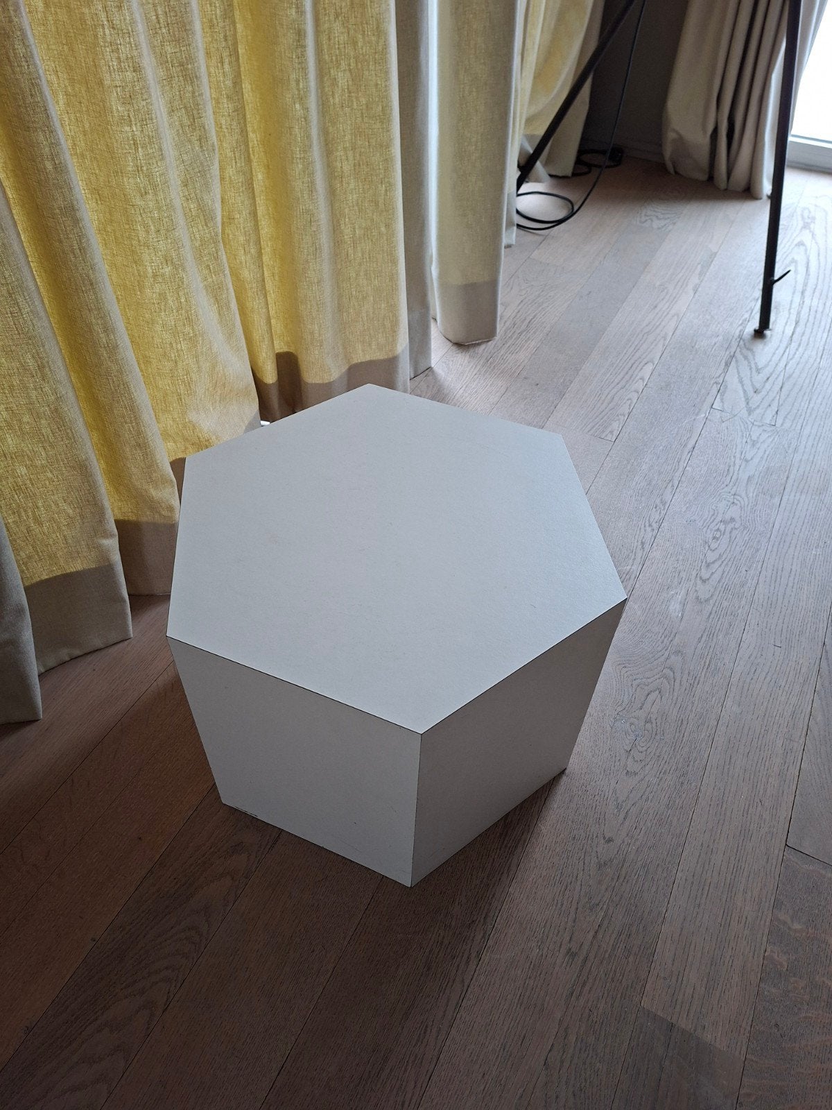 Zeshoekige Nachtkastje Wit, Huis en Inrichting, Overige materialen, Gebruikt, Minder dan 45 cm, Ophalen of Verzenden