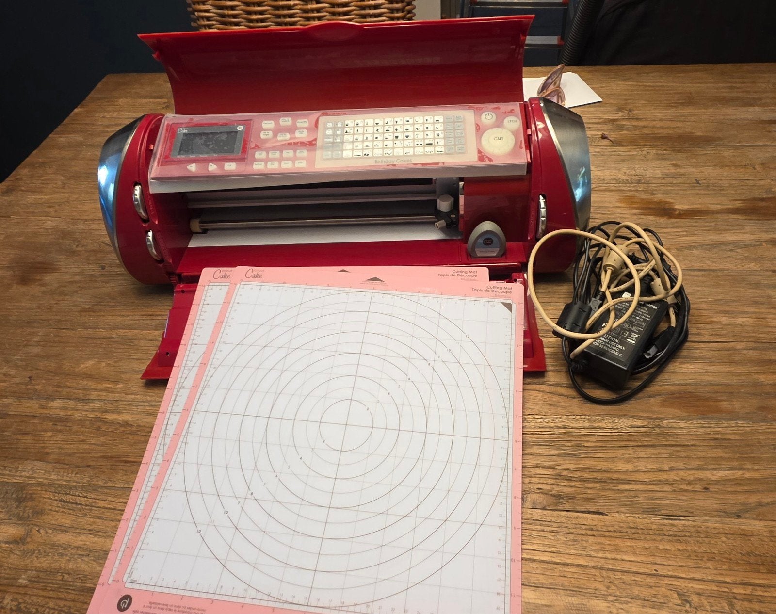 Cricut cake.  Snijmachine voor taartdecoratie, Ophalen