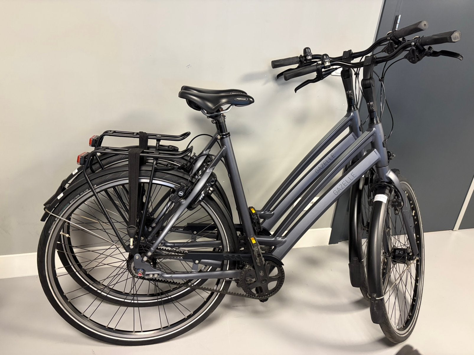 Zeer nette Gazelle Chamonic S8 L57, beltdrive, Ophalen, Velgrem, (Extra) lage instap, 56 cm of meer