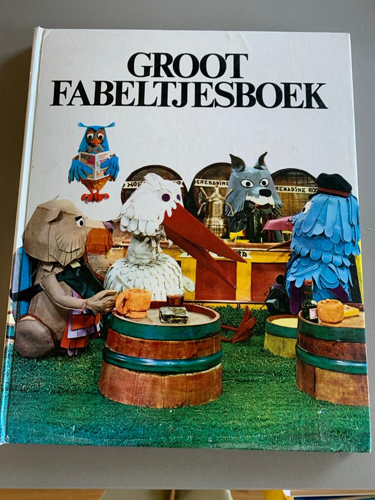 Groot Fabeltjesboek - Klassiek Kinderboek, Ophalen of Verzenden, Gelezen, Sprookjes