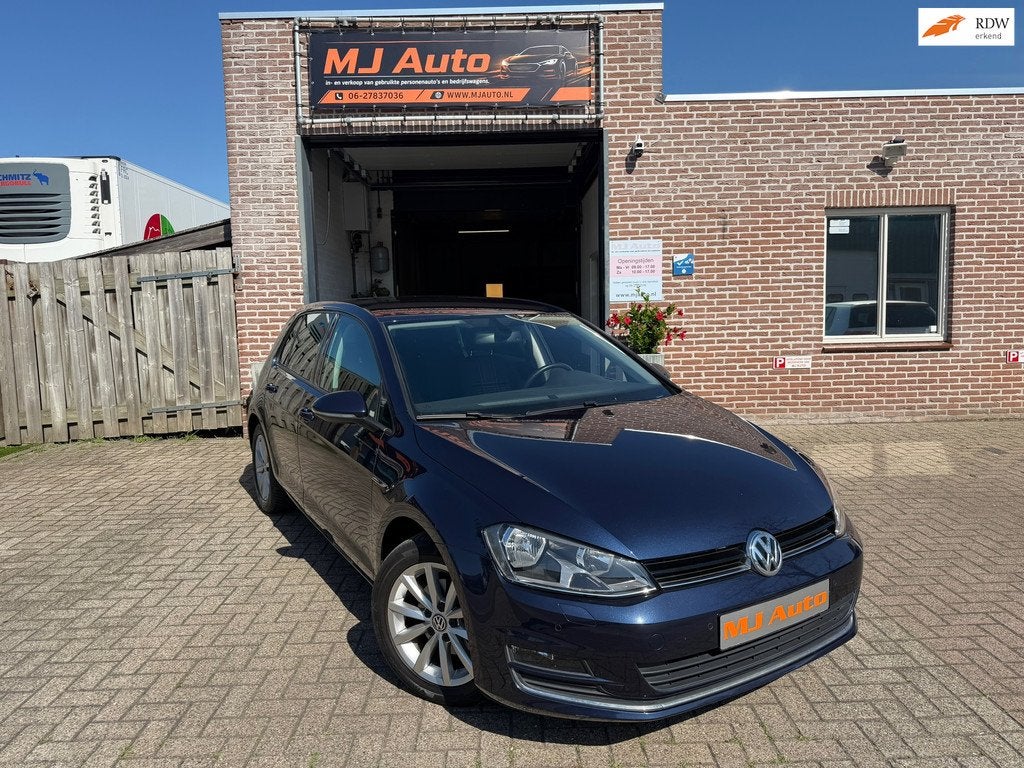 Volkswagen Golf 1.2 TSI lounge airco navigatie cruise contro, Voorwielaandrijving, Stof, Gebruikt, Automatische klimaatregeling