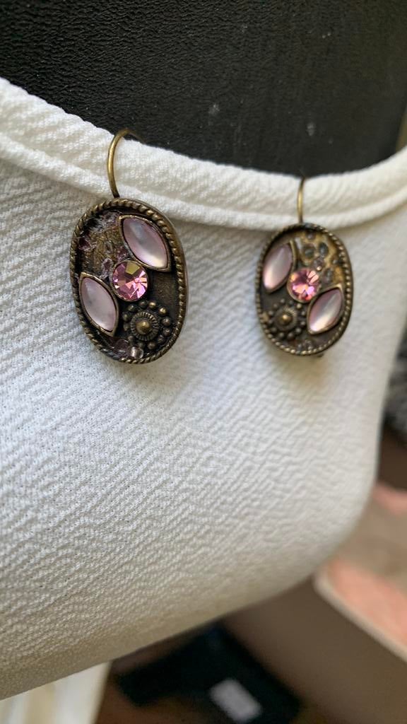 Vintage Oorbellen met Roze Stenen, Overige materialen, Ophalen of Verzenden, Roze, Met edelsteen